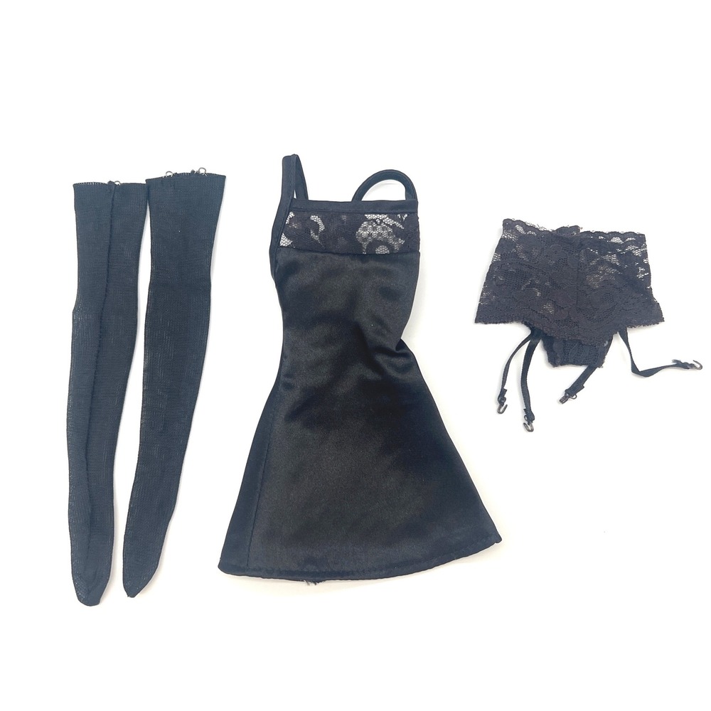 Tonner 16" Chicago Basic Velma Kelly Outfit Only